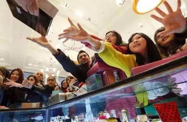 亚洲少妇被插中国人依然爱赴日旅游 消费已由爆买转向网购